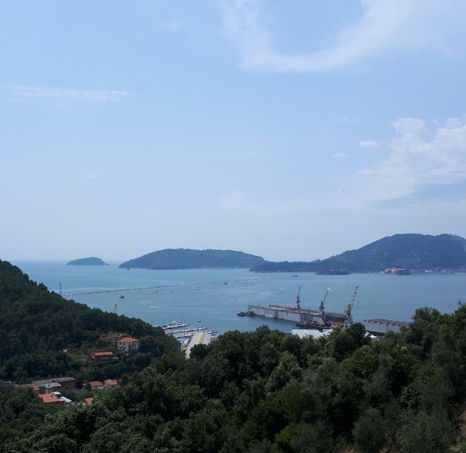 Casa Vacanze P&G. Colline, Mare, Relax La Spezia Exterior foto