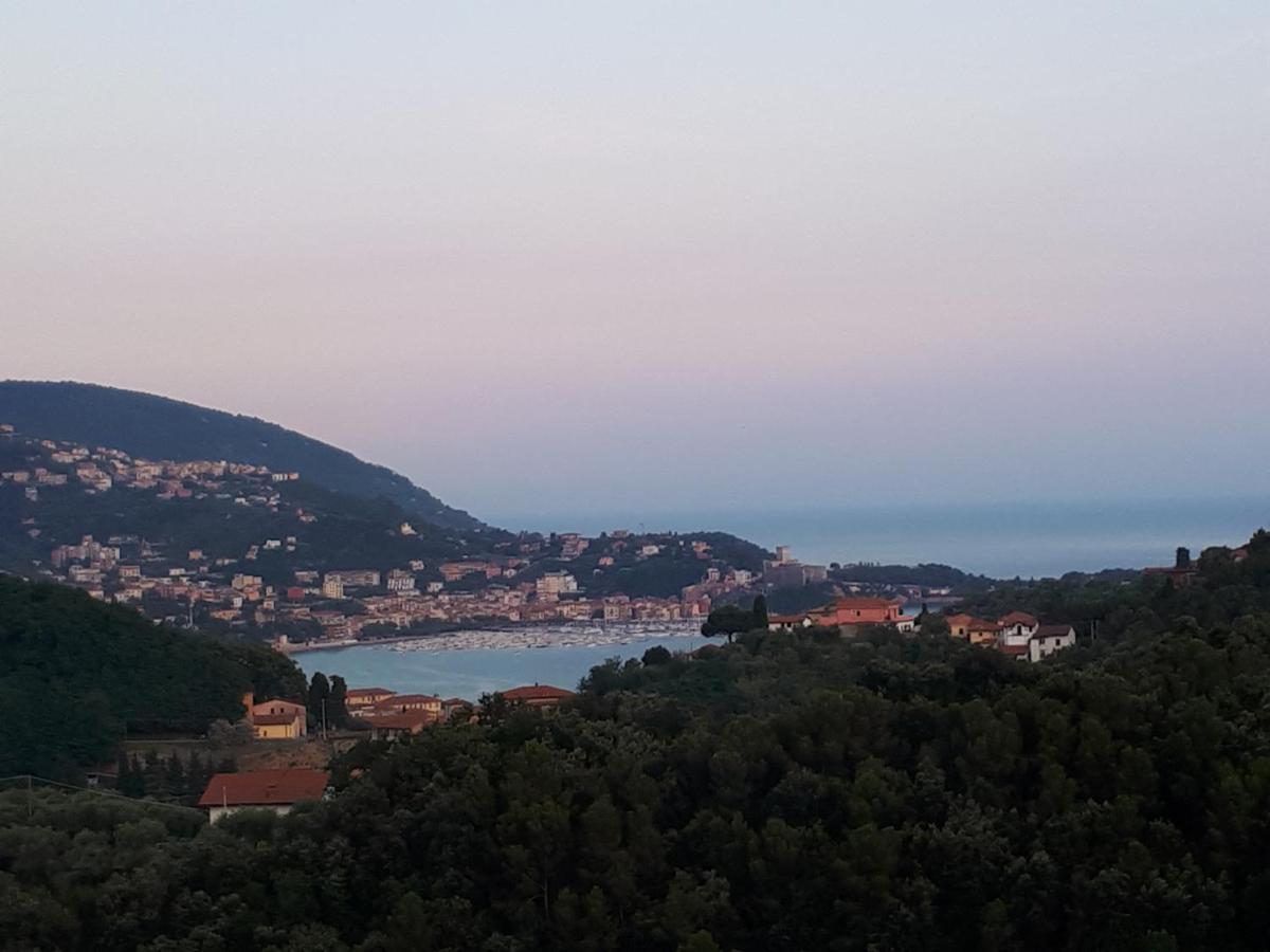 Casa Vacanze P&G. Colline, Mare, Relax La Spezia Exterior foto